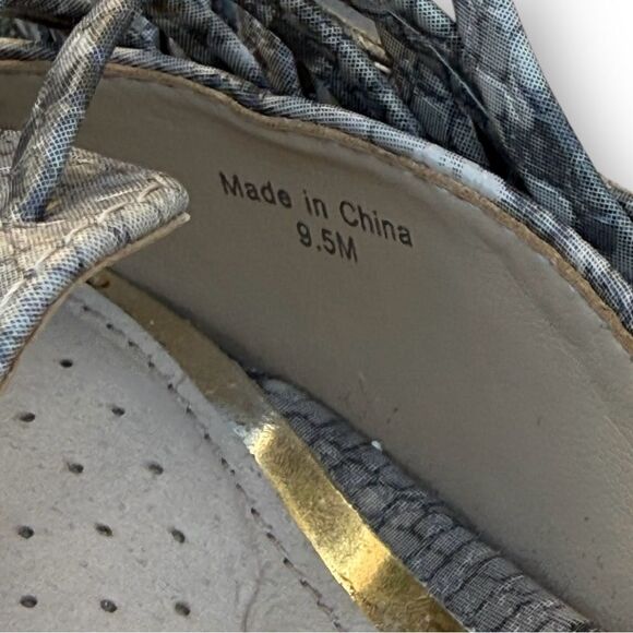 Kenneth Cole New York Riley Slingback Pump in Light Grey Faux Leather size 9.5 - Picture 10 of 14